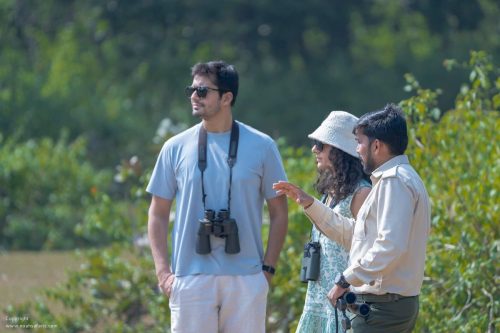 nature-walk-with-guests-buffer-area-bandhavgarh