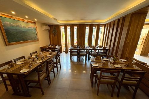 eco-lodge-restaurant-dining-service